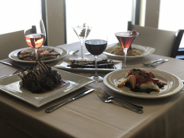 Cafe Fiore - table setting